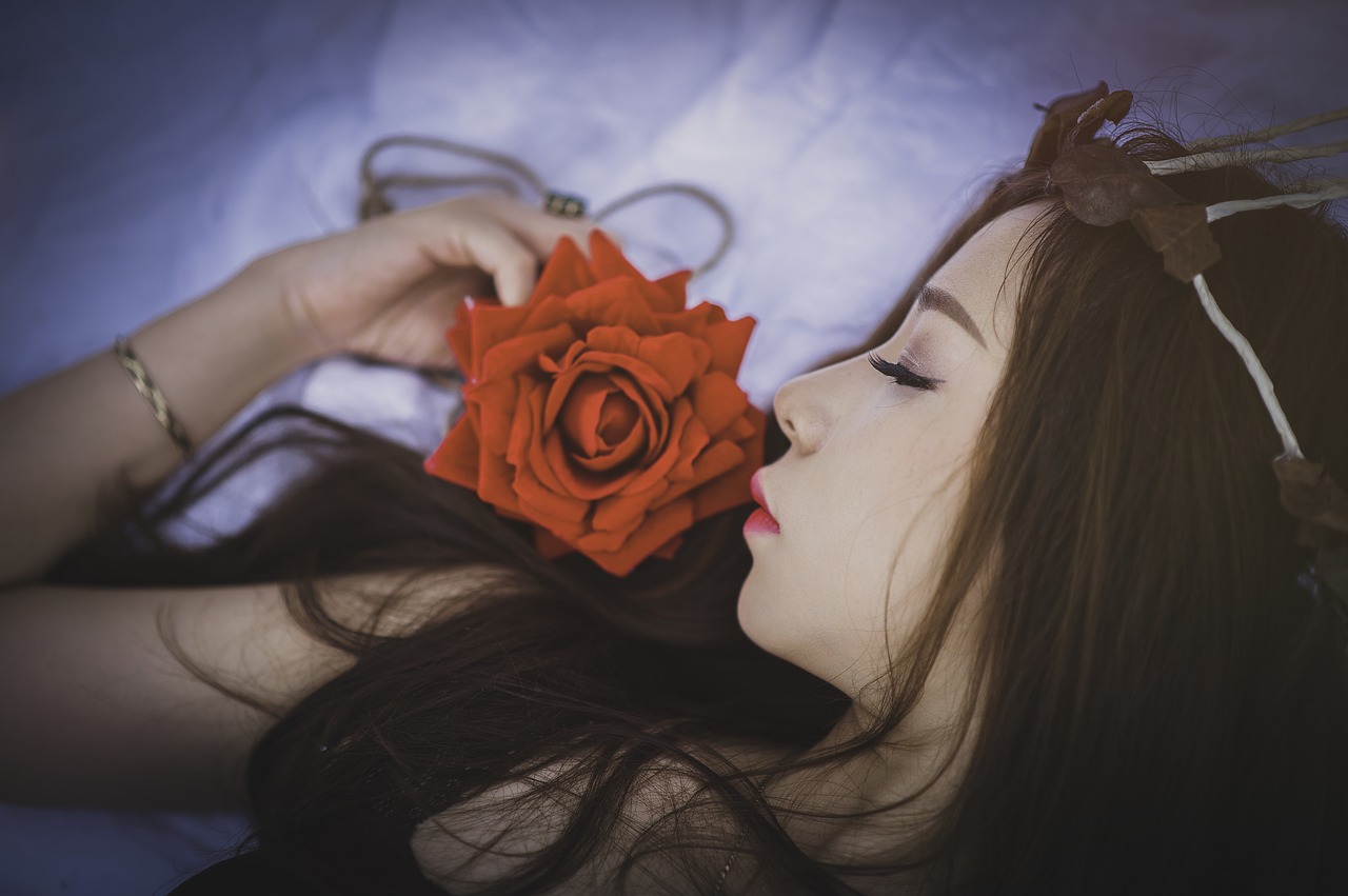 girl-1733364_1280